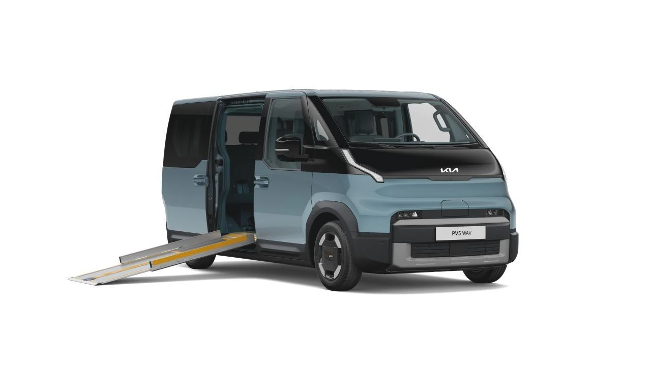 Kia PV5 WAV Elite s vysunutou rampou