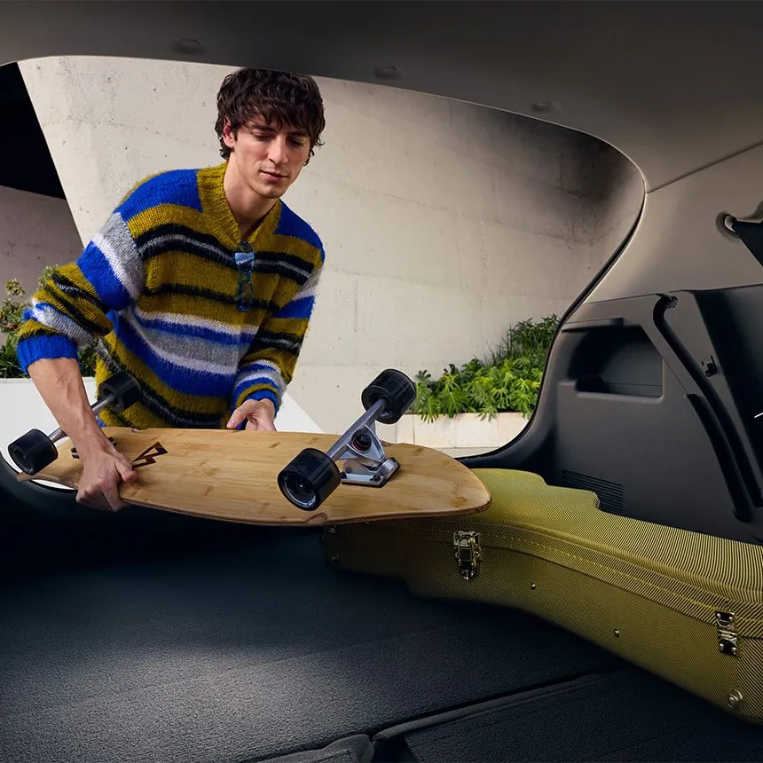 Zavazadlový prostor se skateboardem