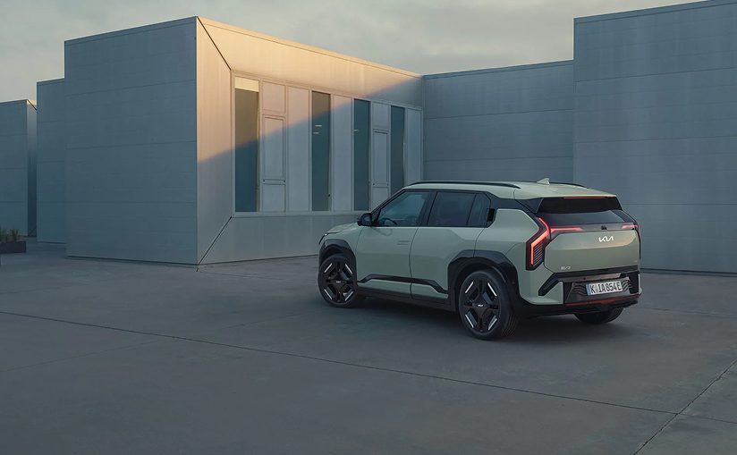 Detail masky Defender 110